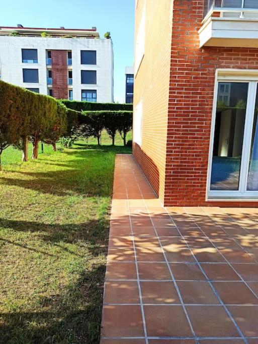 Apartament Bajo Con Jardin Privado Santander Zewnętrze zdjęcie